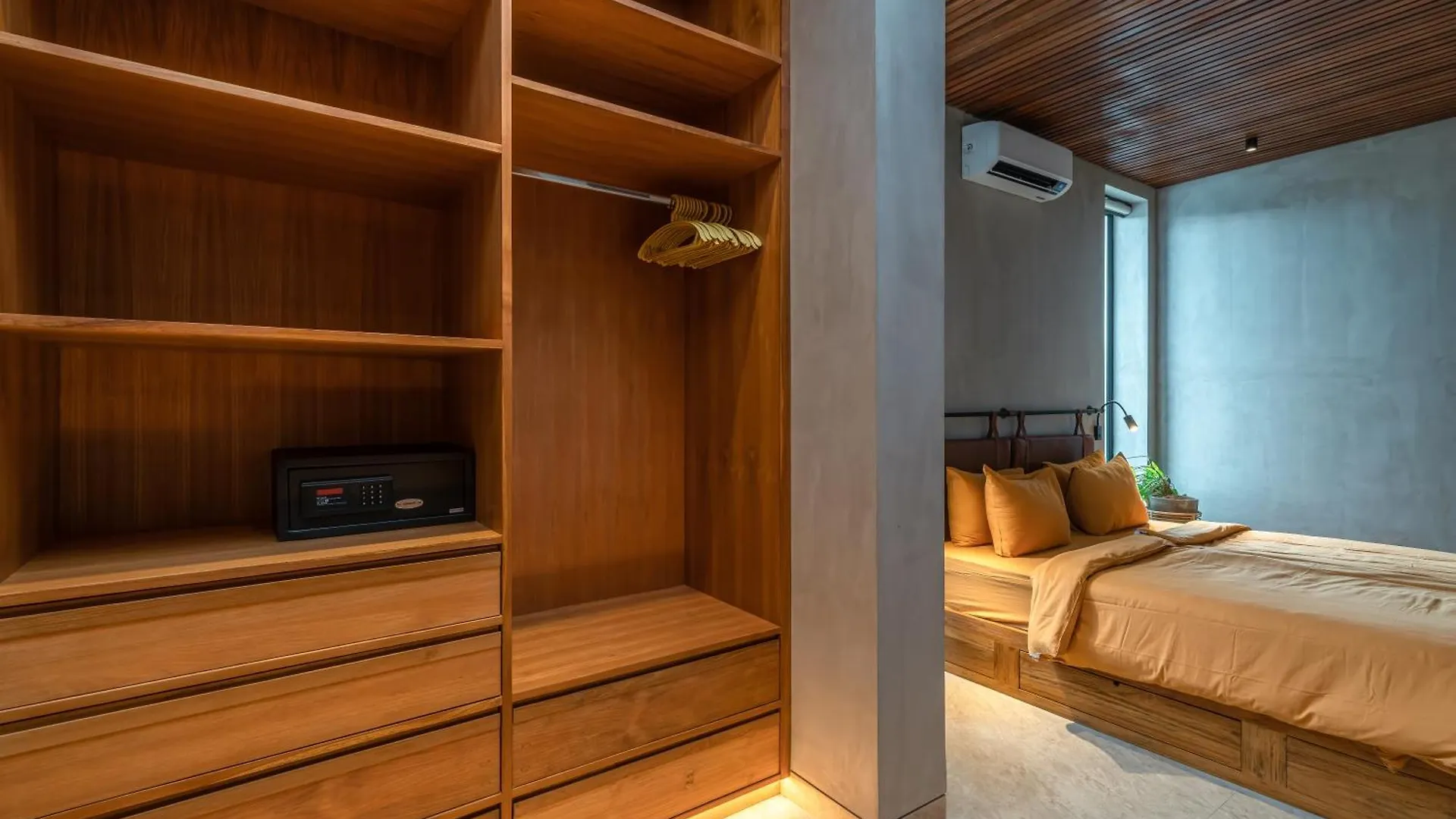 Zenloft - Impressive 4Br Villa Close To The Beach Canggu  0*, Canggu (Bali)