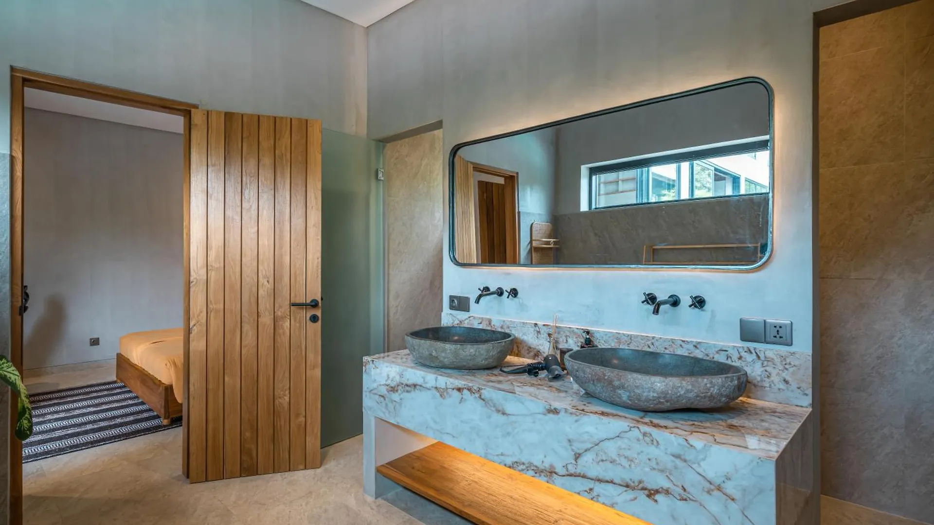 Zenloft - Impressive 4Br Villa Close To The Beach Canggu
